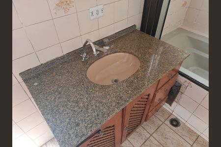 Casa à venda com 374m², 2 quartos e 1 vaga Casa à venda com 374m², 2 quartos e 1 vagaBanheiro