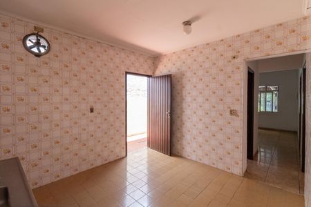 Casa para alugar com 120m², 2 quartos e 2 vagasCozinha