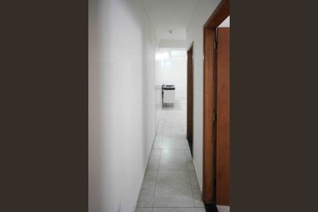Corredor de apartamento para alugar com 2 quartos, 42m² em Jardim Santa Adelia, São Paulo
