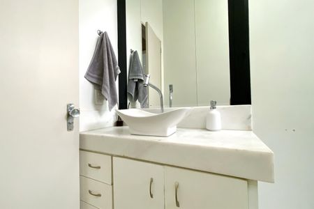 Apartamento à venda com 77m², 2 quartos e sem vagaBanheiro