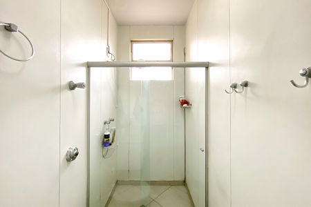 Apartamento à venda com 77m², 2 quartos e sem vagaBanheiro