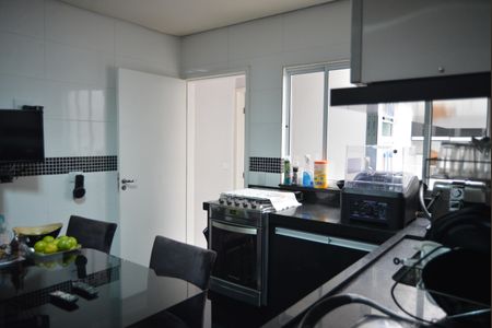 Casa à venda com 120m², 2 quartos e 2 vagasCozinha