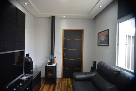 Casa à venda com 120m², 2 quartos e 2 vagasSala