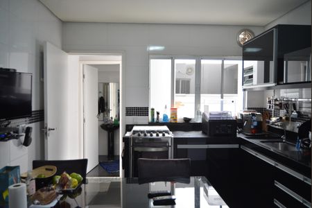 Casa à venda com 120m², 2 quartos e 2 vagasCozinha
