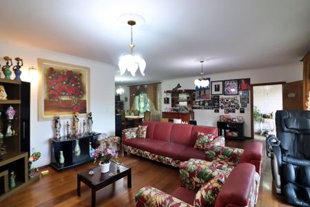 Casa à venda com 600m², 3 quartos e 4 vagasSala