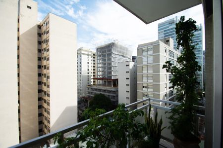 varanda Sala de apartamento à venda com 2 quartos, 107m² em Jardim America, São Paulo