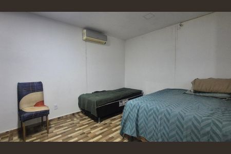 Casa à venda com 70m², 2 quartos e 2 vagasQuarto 