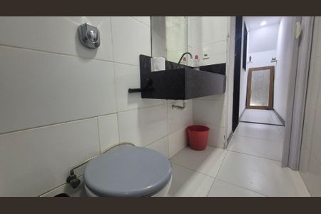 Casa à venda com 70m², 2 quartos e 2 vagasBanheiro 2