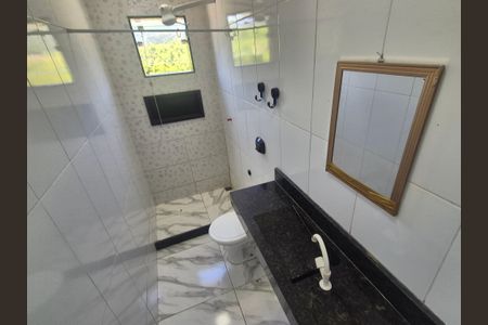 Casa à venda com 70m², 2 quartos e 2 vagasBanheiro 