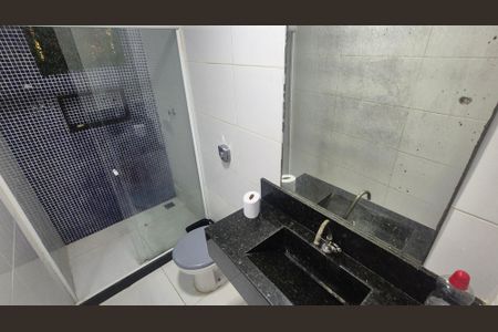 Casa à venda com 70m², 2 quartos e 2 vagasBanheiro 2