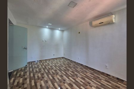 Casa à venda com 70m², 2 quartos e 2 vagasSuíte 