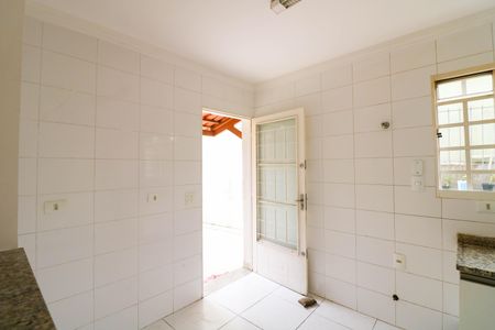 Casa para alugar com 90m², 3 quartos e 2 vagas