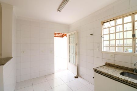 Casa para alugar com 90m², 3 quartos e 2 vagas