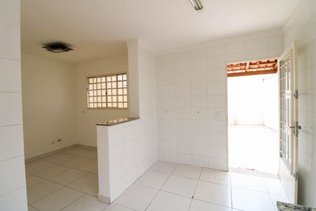 Casa para alugar com 90m², 3 quartos e 2 vagas