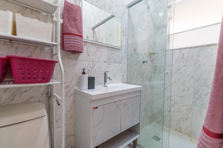 Banheiro de apartamento para alugar com 1 quarto, 31m² em Imperial de São Cristóvão, Rio de Janeiro