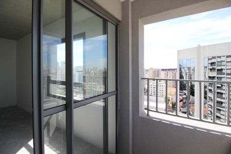 Varanda de kitnet/studio à venda com 1 quarto, 30m² em Indianópolis, São Paulo