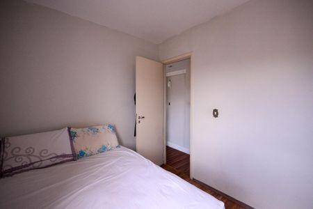 Quarto 2 de apartamento para alugar com 2 quartos, 48m² em Parque Bristol, São Paulo