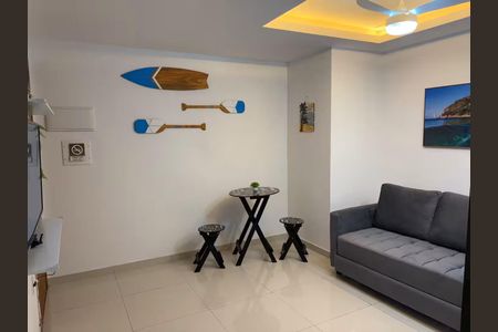 Sala de apartamento para alugar com 1 quarto, 45m² em Recreio dos Bandeirantes, Rio de Janeiro
