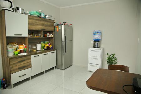 Casa à venda com 176m², 3 quartos e 3 vagasCozinha 