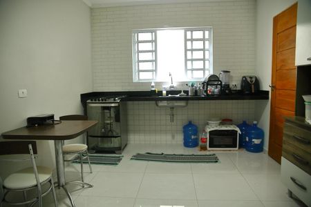 Casa à venda com 176m², 3 quartos e 3 vagasCozinha 