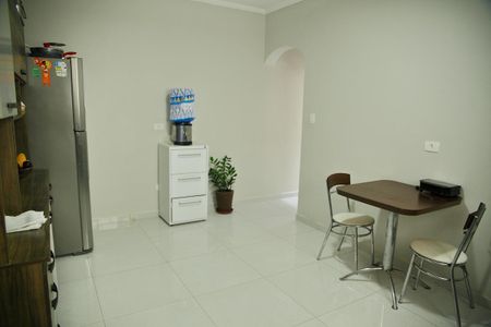 Casa à venda com 176m², 3 quartos e 3 vagasCozinha 