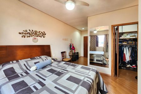 Casa à venda com 252m², 3 quartos e 2 vagasSuíte 2