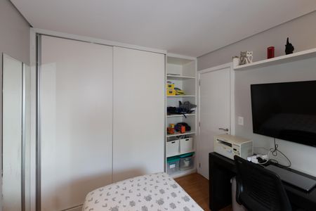 Apartamento à venda com 134m², 4 quartos e 3 vagasQuarto 2