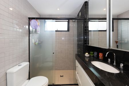 Apartamento à venda com 134m², 4 quartos e 3 vagasBanheiro da Suíte 1