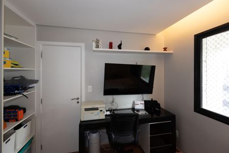 Apartamento à venda com 134m², 4 quartos e 3 vagasQuarto 2