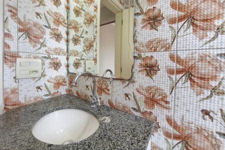 Apartamento para alugar com 100m², 2 quartos e 2 vagas Apartamento para alugar com 100m², 2 quartos e 2 vagasBanheiro