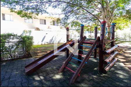 Casa de condomínio à venda com 106m², 2 quartos e 2 vagasÁrea comum - Playground