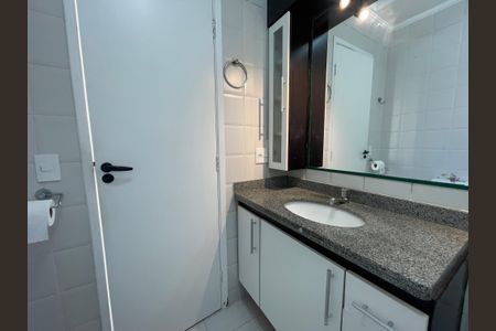 Casa de condomínio à venda com 106m², 2 quartos e 2 vagasBanheiro