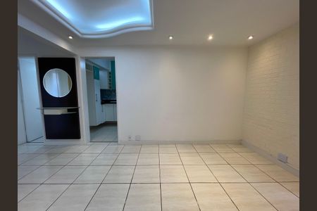 Sala de casa de condomínio para alugar com 2 quartos, 106m² em Rio Pequeno, São Paulo