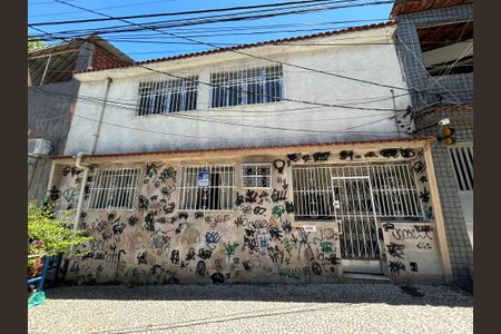 Casa à venda com 180m², 3 quartos e sem vagaFachada + plaquinha