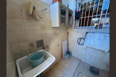 Casa à venda com 180m², 3 quartos e sem vagaÁrea de Serviço