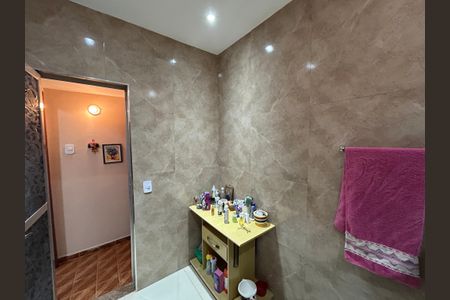 Casa à venda com 180m², 3 quartos e sem vagaBanheiro