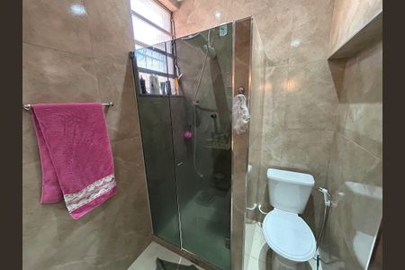 Casa à venda com 180m², 3 quartos e sem vagaBanheiro