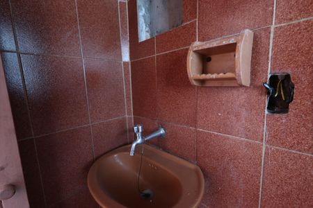 Casa à venda com 125m², 3 quartos e 1 vagaBanheiro - Casa 2