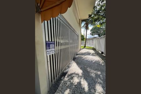 Apartamento para alugar com 120m², 2 quartos e 1 vaga Apartamento para alugar com 120m², 2 quartos e 1 vagaPlaca