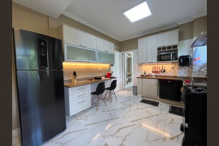 Apartamento para alugar com 120m², 2 quartos e 1 vaga Apartamento para alugar com 120m², 2 quartos e 1 vagaCozinha