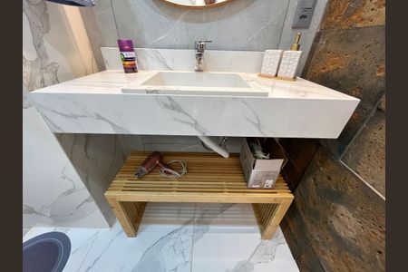 Apartamento para alugar com 120m², 2 quartos e 1 vaga Apartamento para alugar com 120m², 2 quartos e 1 vagaBanheiro social