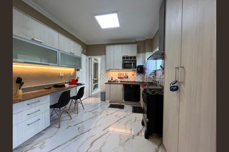 Apartamento para alugar com 120m², 2 quartos e 1 vaga Apartamento para alugar com 120m², 2 quartos e 1 vagaCozinha