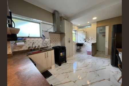 Apartamento para alugar com 120m², 2 quartos e 1 vaga Apartamento para alugar com 120m², 2 quartos e 1 vagaCozinha