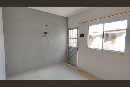 Sala de casa para alugar com 2 quartos, 55m² em Vila Cristina, Ferraz de Vasconcelos