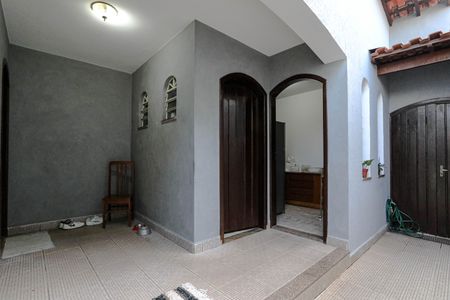 Casa para alugar com 330m², 3 quartos e 2 vagasQuintal