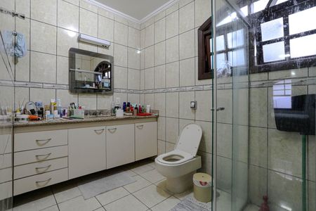 Casa para alugar com 330m², 3 quartos e 2 vagasBanheiro - Quarto 3 - Suíte