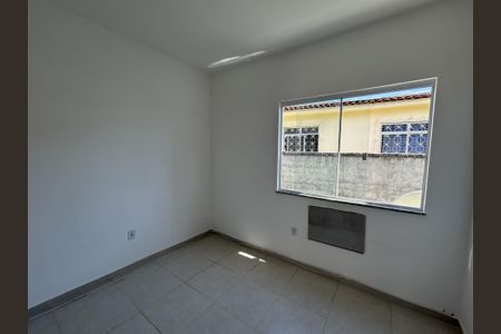 Quarto 1 de casa para alugar com 2 quartos, 70m² em Vila Valqueire, Rio de Janeiro