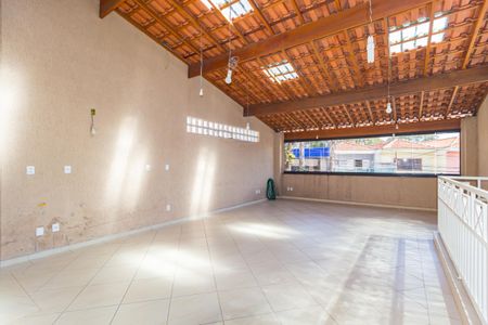 Varanda de casa à venda com 3 quartos, 210m² em Vila Bertioga, São Paulo