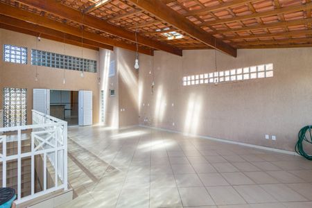 Casa para alugar com 205m², 3 quartos e sem vagaVaranda