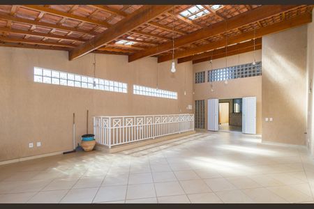 Casa para alugar com 205m², 3 quartos e sem vagaVaranda